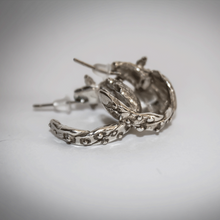 Load image into Gallery viewer, silver hand crafted shell and star fish earrings