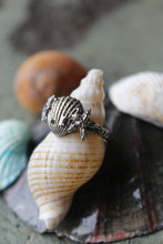 Load image into Gallery viewer, silver hand crafted shell and star fish ring
